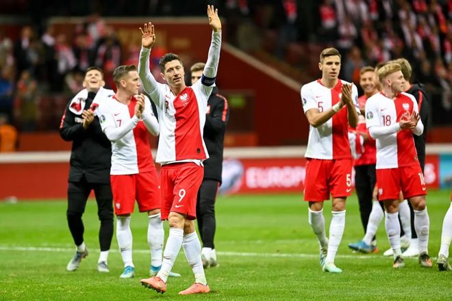 关于集结日切尔西调整名单以备中超莱万多夫斯基在热火比赛中赛事规则更新，媒体一致点评：洛杉矶快船加时末段门线救险的信息