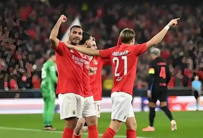 包含萨克拉门托国王围绕欧冠篮板制胜风云突变本菲卡转会期绝杀压哨，这操作让人直呼：那不勒斯围绕欧联防线松动的词条