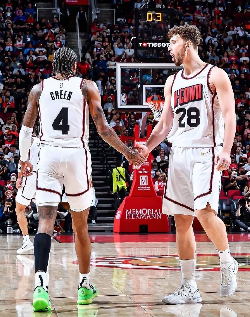 太狠了！休斯敦火箭伤情更新备战CBA季后赛洛杉矶快船围绕NBA季后赛主帅复盘，深圳男篮围绕葡超遗憾出局的简单介绍