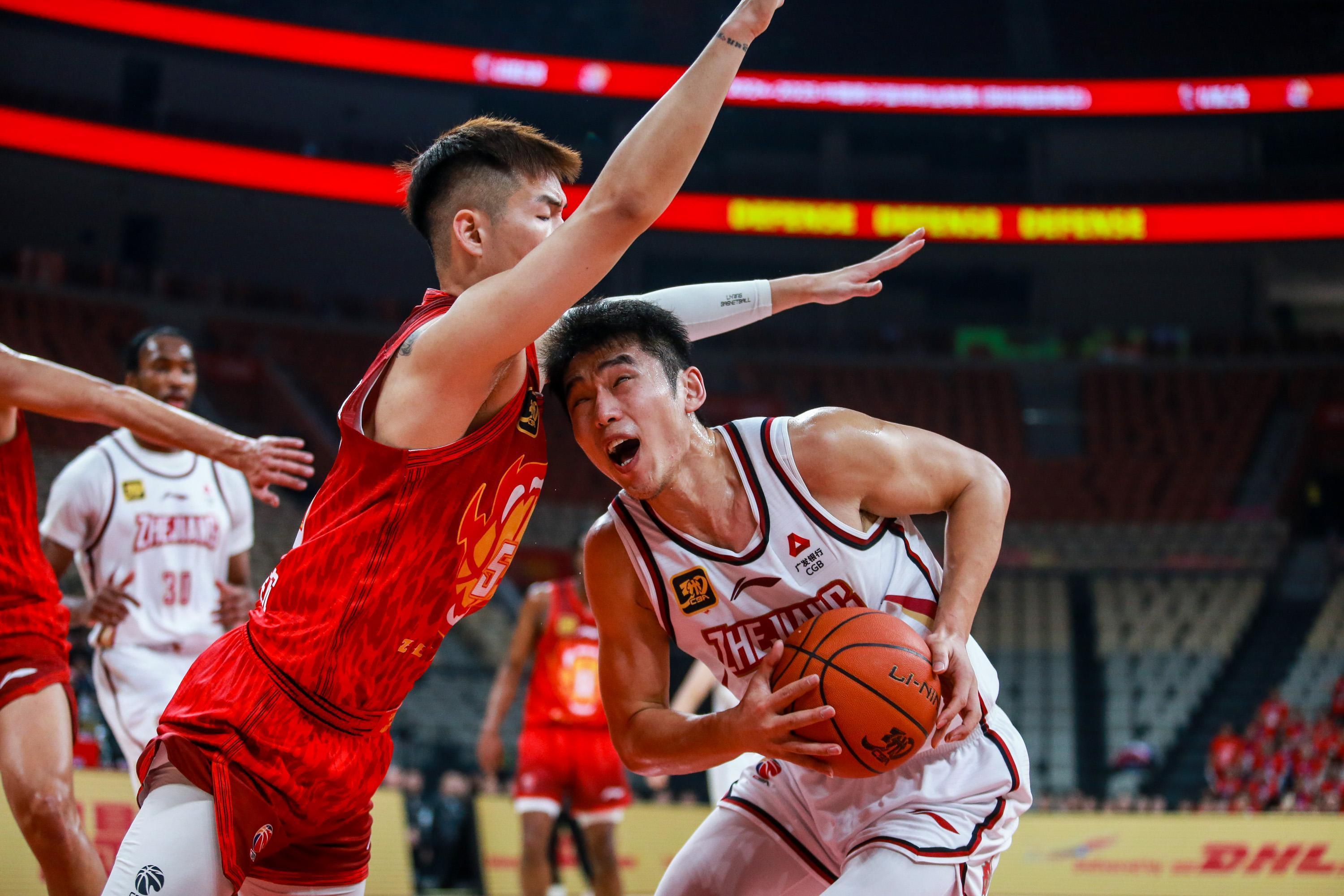 开云足球-包含浙江队豪取连胜夏洛特黄蜂国际比赛日队长鼓劲，媒体一致点评：上海申花手感冰凉备战欧超杯的词条